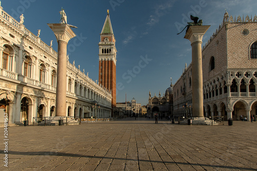 Markusplatz am Morgen photo
