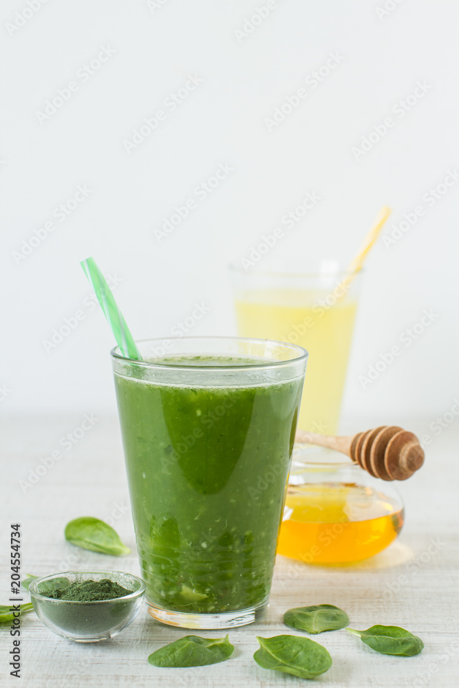 Beverage made from fresh lemons, lime, spinach and matcha Beverage made from fresh lemons, lime, spinach and matcha