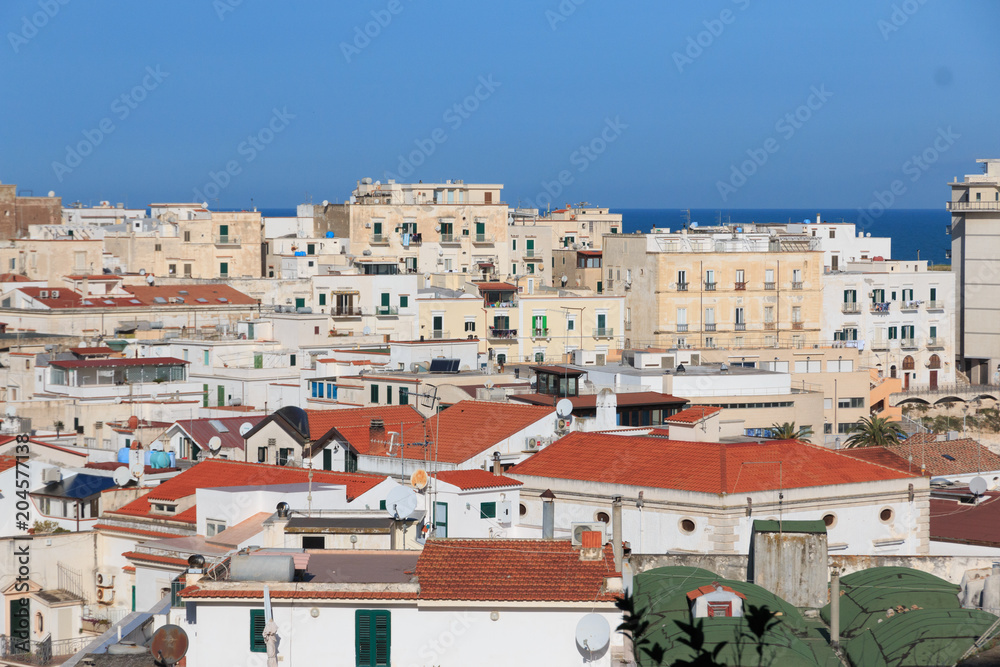 Italy, Foggia, Apulia, SE Italy, Gargano National Park,Vieste. Old  white washed-city, red tiled roofs.