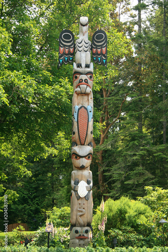 Totem Pole - Butchart Gardens, Victoria, BC, Canada