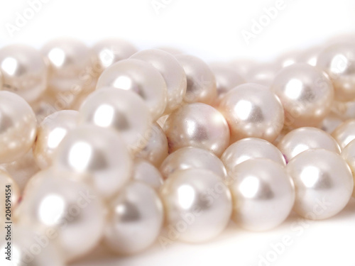 Attracting shine of pearls