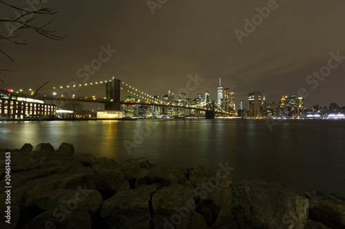night view of South Manhattan with the Brooklyn Bridge