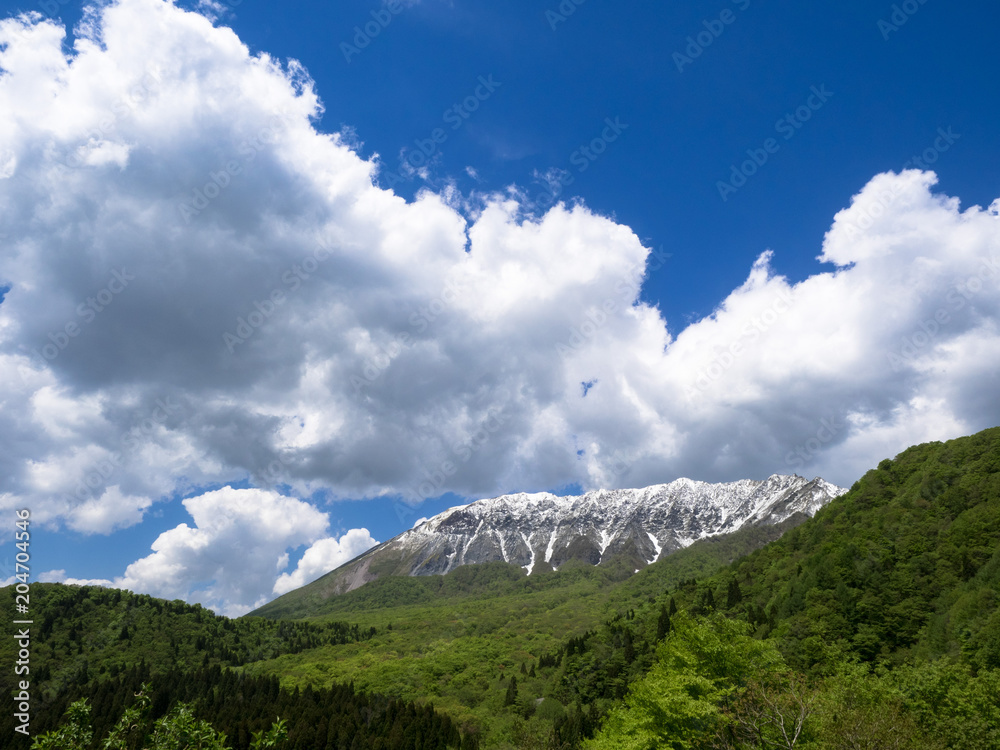 Fototapeta premium Mountain landscape in Japan