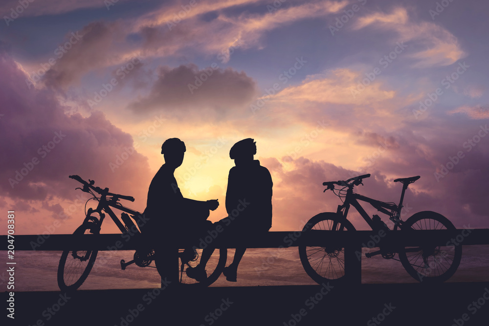 Obraz premium Silhouette family vacation