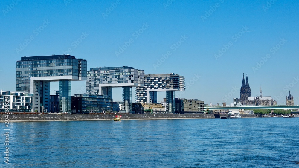 Kölner Rheinauhafen mit Kranbauten, Kölner Stadtpanorama 