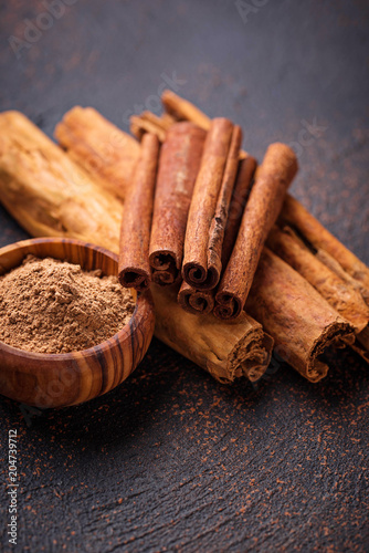 Ceylon cinnamon and cassia, sticks and powder