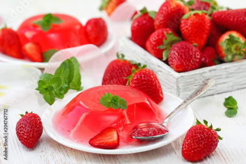 Fruit jelly with fresh strawberry