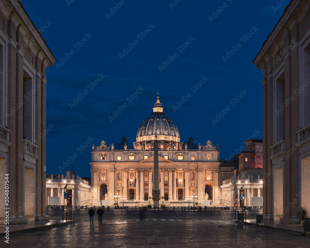 Fototapeta premium Rome, Saint Peter's Square at night