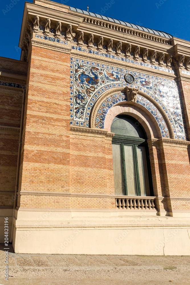 Obraz premium Palace of Velazquez in The Retiro Park in City of Madrid, Spain