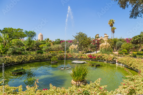 Schilderij op canvas Naxxar, Malta. Fountain in the Palazzo Parisio Gardens
