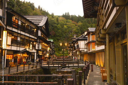 銀山温泉 大正ロマン 温泉街 観光 photo