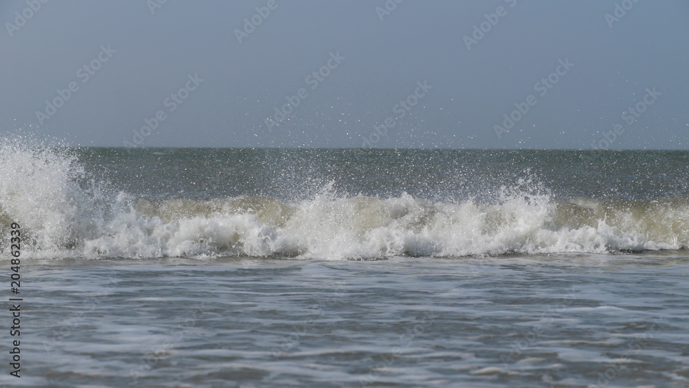 Wellen am Strand von Borkum