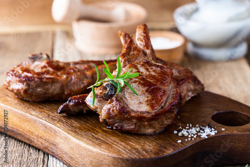 Stampa su tela Roasted veal chops with herbs