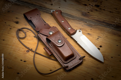 hunting knife sturdy steel wooden handle sharp blade