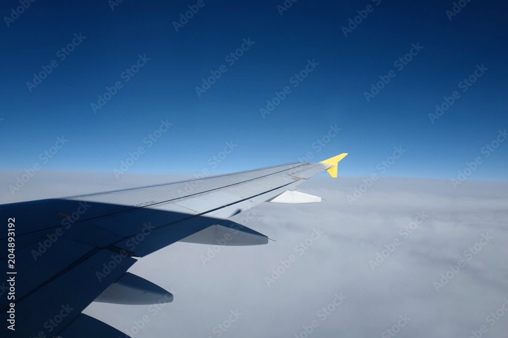 au dessus des nuages au dessus des nuages