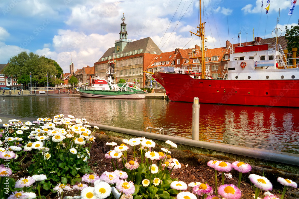 Emden im wunderschönen Ostfriesland - obrazy, fototapety, plakaty 