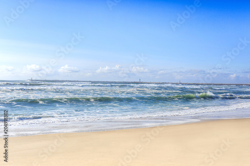 Fototapeta Naklejka Na Ścianę i Meble -  Beautiful ocean waves on the sand beach.