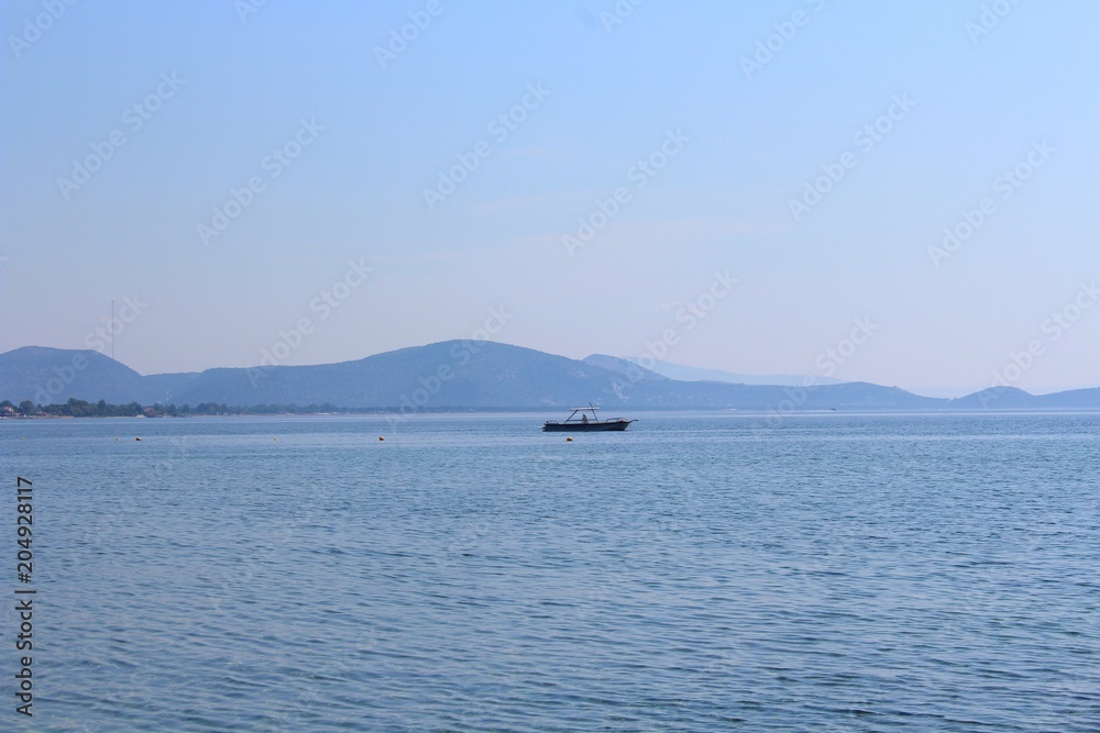 vue sur la montagne en passant par la plage