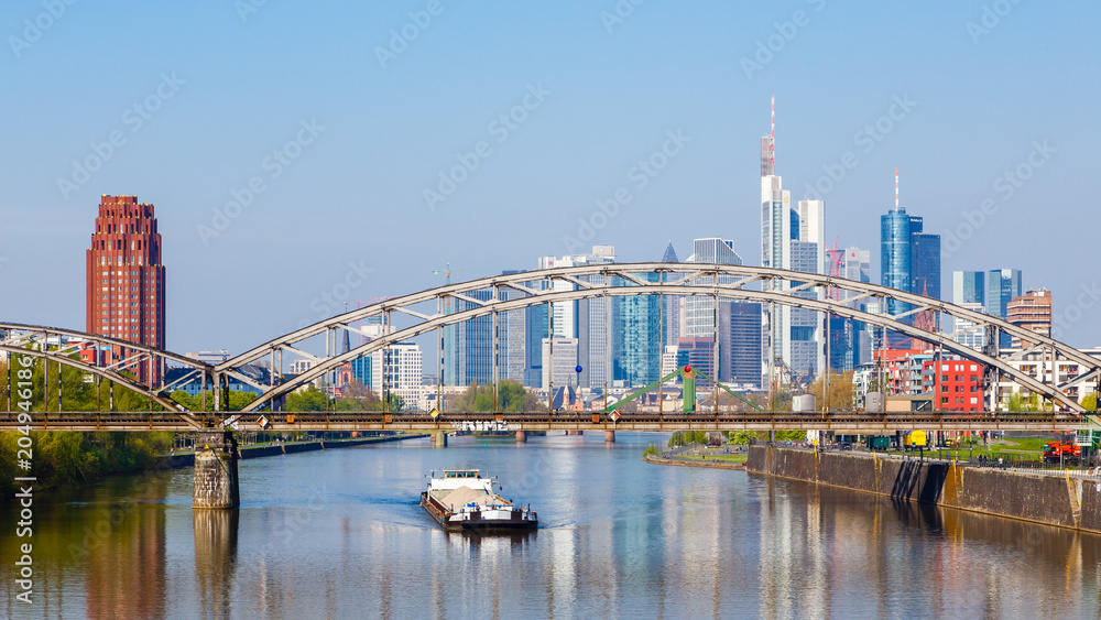 Frankfurt am Main, Ansicht von der Osthafenbrücke. 17.04.2018