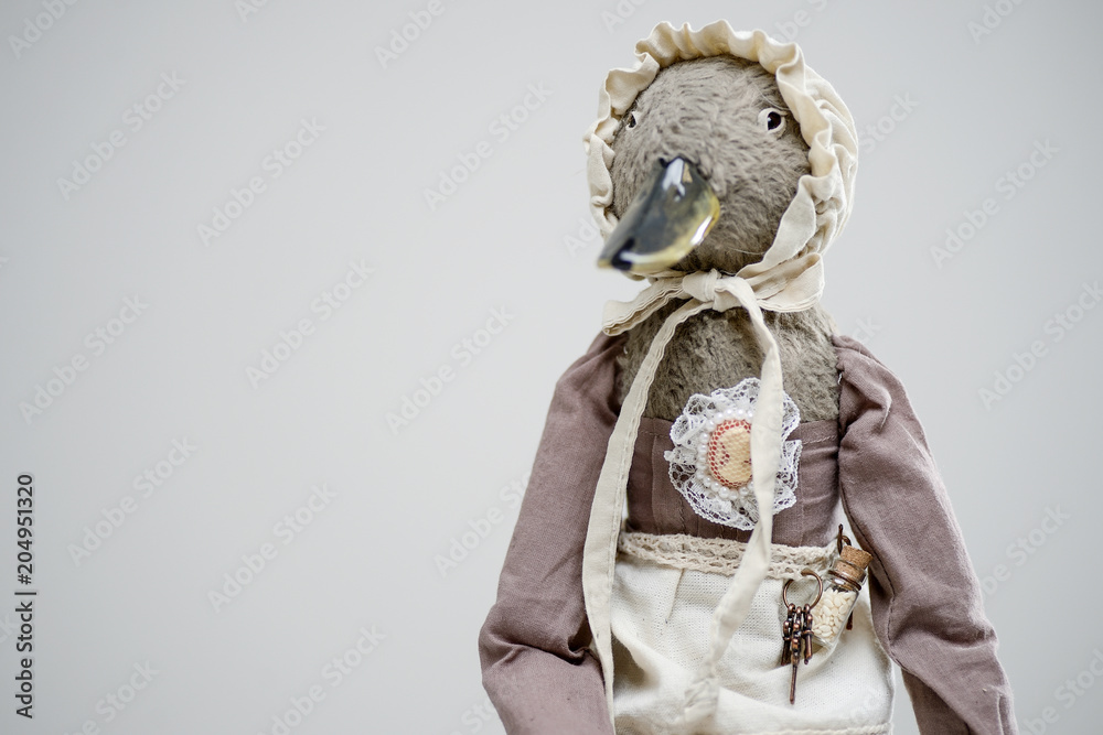 Obraz premium Fur clay bird duck maid vintage victorian doll