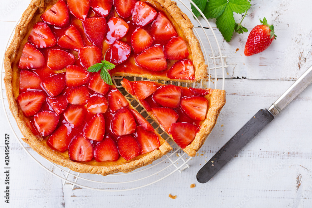 Delicious homemade strawberry tart - obrazy, fototapety, plakaty 