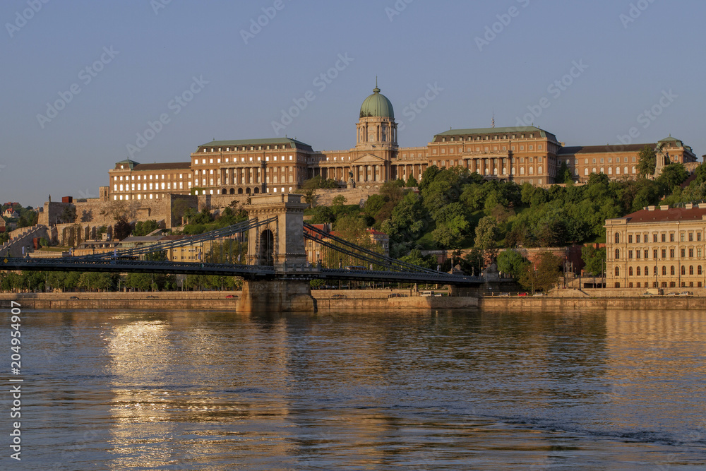  View at the Royal Castle of Budapest and the Szechenyi Chain Bridge. Center of Budapest and the River Dunayyat in the morning. One of the most beautiful cities in Europe. Hungary. European travel.