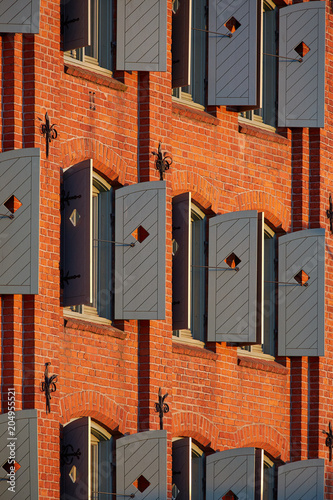 Lübeck, historisches Speichergebäude in der Abendsonne.