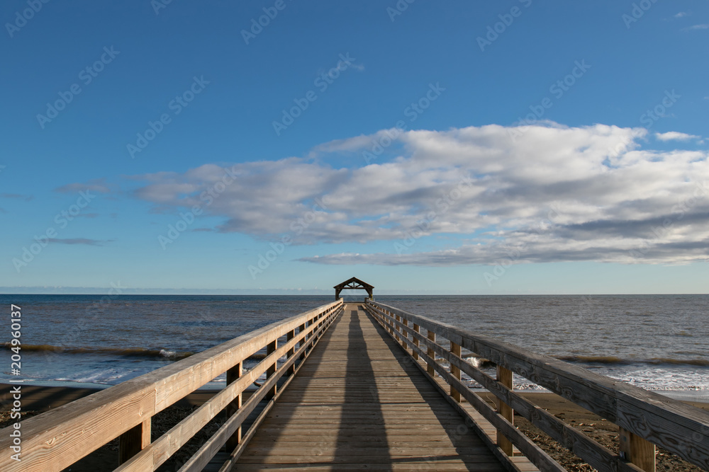 Muelle en la playa de Waimea, isla de Kauai, Hawaii