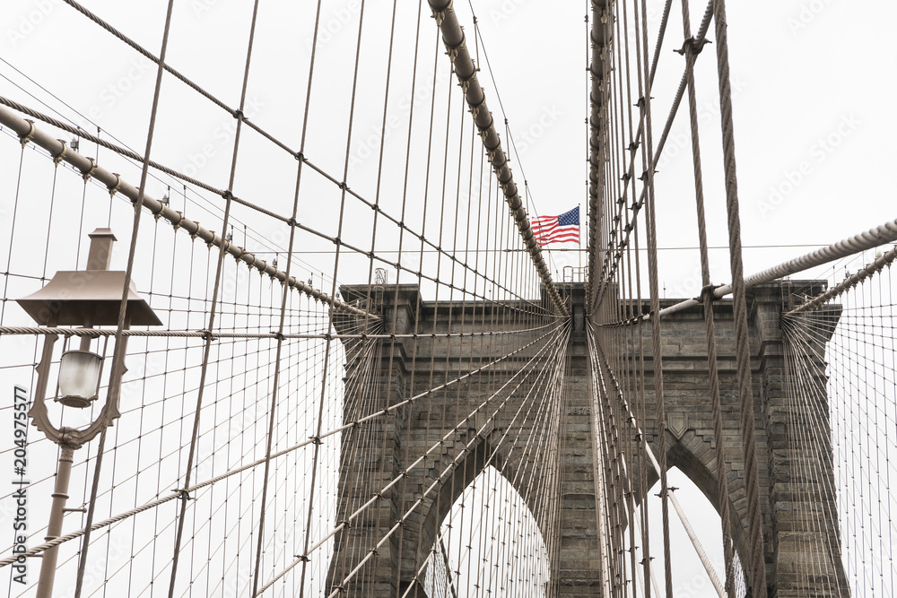 Fototapeta premium Brooklyn Bridge standing