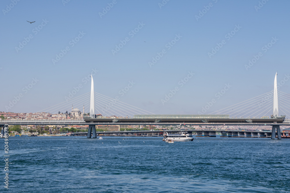Brücke und Himmel. Auf dem Bosporus, Istanbul Brücke und Himmel. Auf dem Bosporus, Istanbul