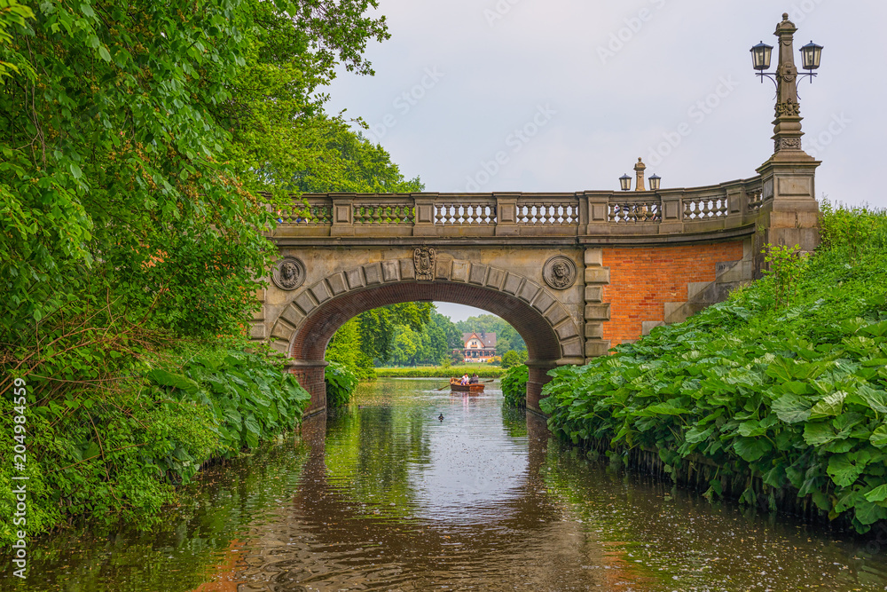 Fototapeta premium Most Melchera w Bürgerpark w Bremie