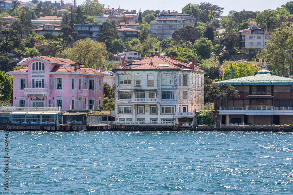 Häuser am Ufer des Bosporus, Istanbul