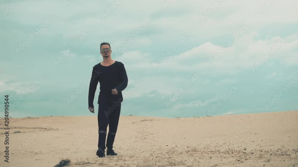 Man shows the likes in the desert Man shows the likes in the desert