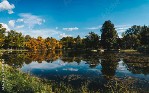 Fototapeta Naklejka Na Ścianę i Meble -  Lake in Central Park Skopje