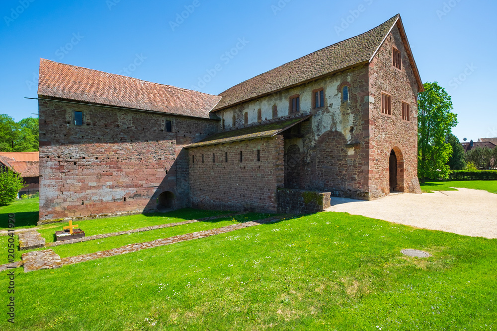 Die Einhardsbasilika in Michelstadt-Steinbach Die Einhardsbasilika in Michelstadt-Steinbach