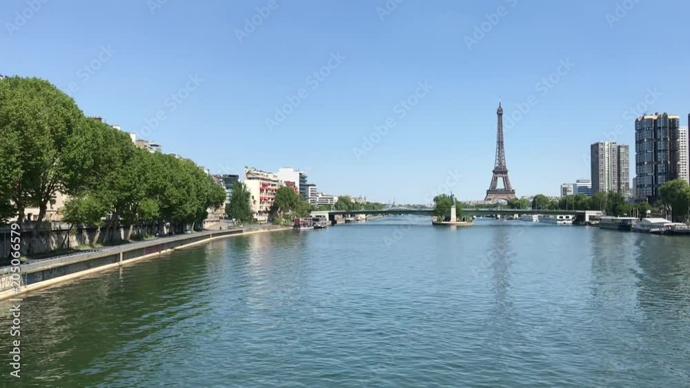 La Seine et la Tour Eiffel à Paris La Seine et la Tour Eiffel à Paris