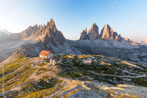 Obraz na płótnie Panoramic view of Tre cime di Lavaredo, in the Dolomites, Italy w salonie