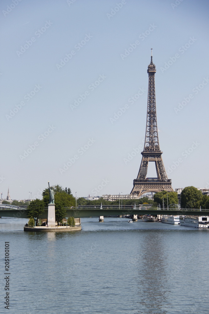 La Seine et la Tour Eiffel à Paris