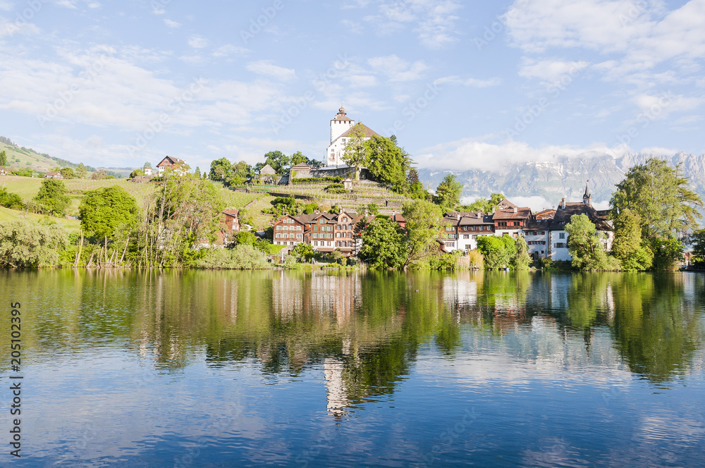 Werdenberg, Buchs, See, Seeufer, Schloss, Spazierweg, historische Häuser, Weinberg, Alpen, Rheintal, Ostschweiz, Frühling, Sommer, Schweiz