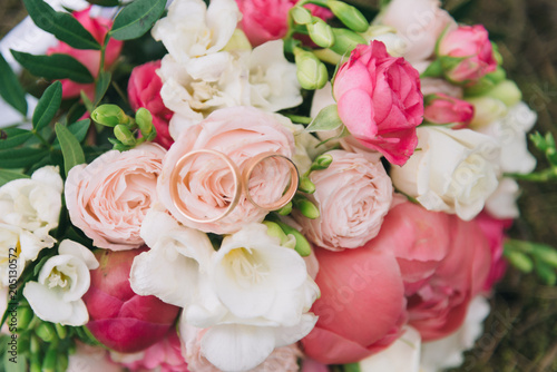Bouquet of flowers. The bride's bouquet. Bridal bouquet. Floristics. Wedding rings. © Илона Удалова
