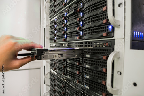 Bilde på lerret Installing a Hard Drive on Server Hardware