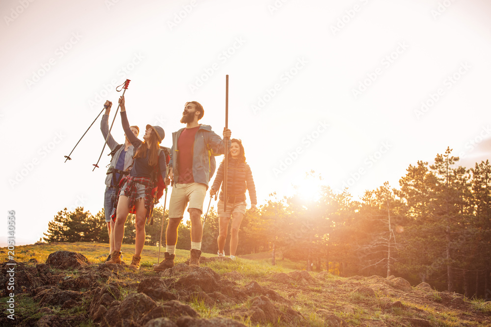 Φωτογραφία Enjoying a hike on the weekend