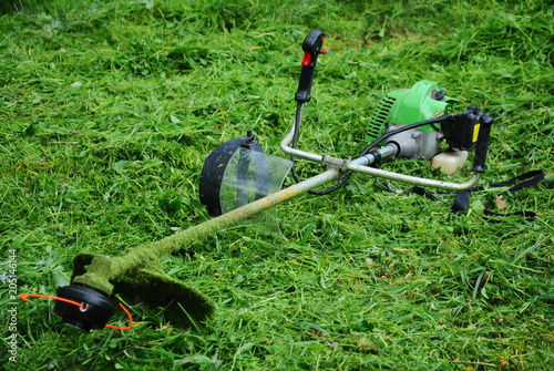 Grass trimmer