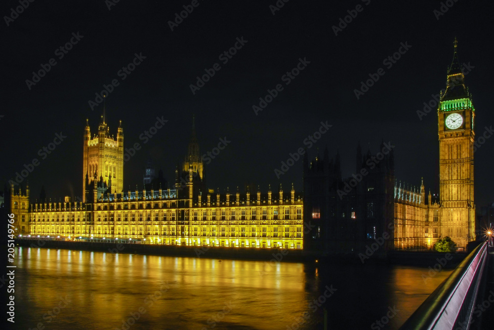 Westminster Themse Nacht Stimmung Spiegelung Uhr 