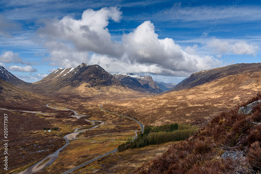 Obraz premium Beautiful panoramic images from Glencoe valley in the Highlands of Scotland - amazing views, breathtaking scenery, a real celebration of nature - perfect relaxation spot to enjoy the wilderness