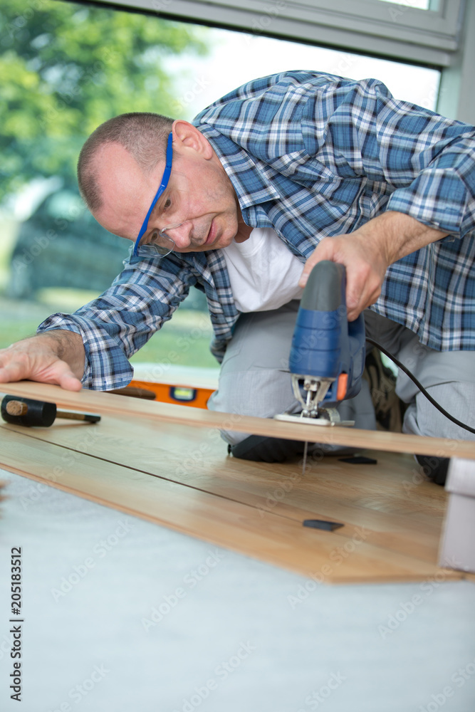 floor setter using jigsaw floor setter using jigsaw