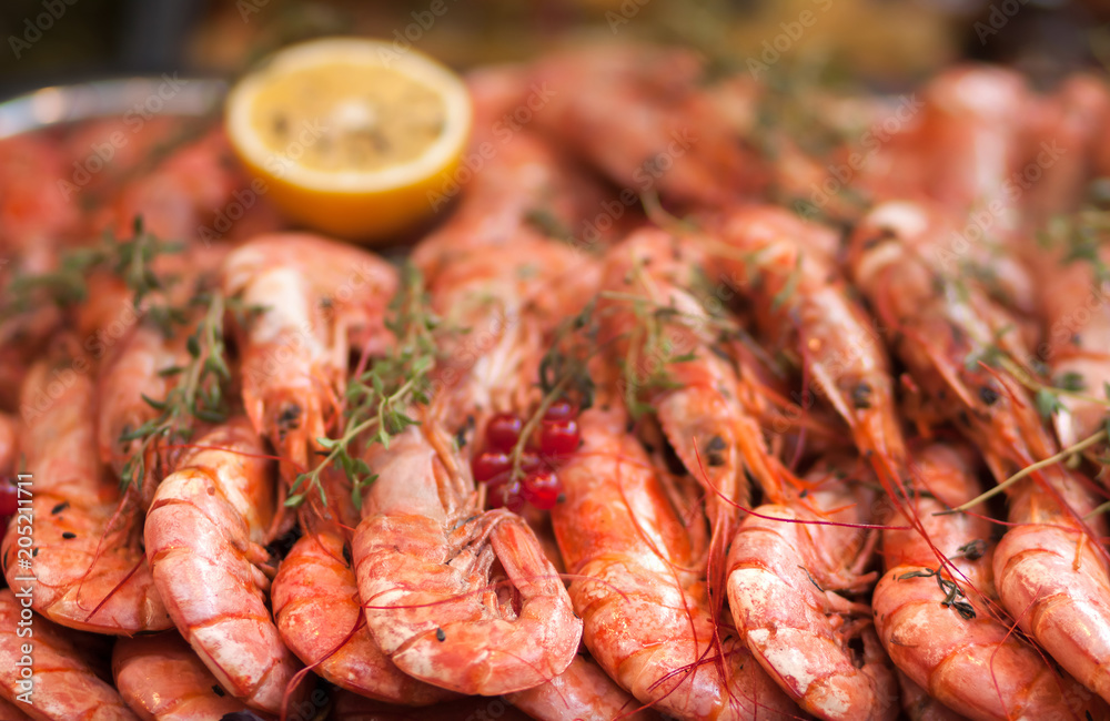 Royal prawns with lemon and spices Royal prawns with lemon and spices