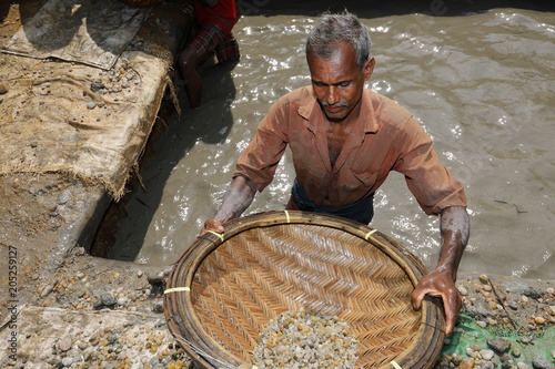 Edelsteinminen in Ratnapura in Sri Lanka 