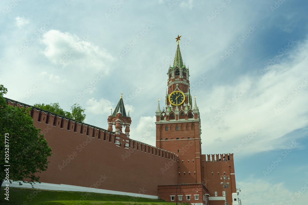 Moscow, view of the Kremlin wall and the Kremlin's rescue tower with a clock Moscow, view of the Kremlin wall and the Kremlin's rescue tower with a clock