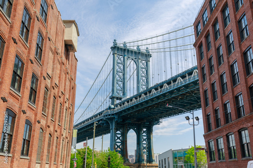 Fototapeta Naklejka Na Ścianę i Meble -  Manhattan Bridge seen from Dumbo, Brooklyn, NYC